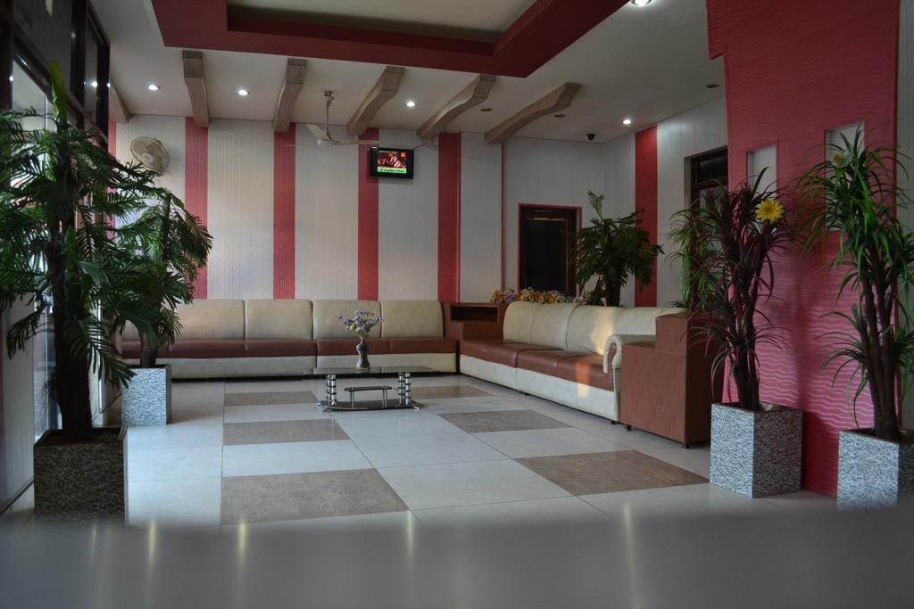 קטרה Hotel Atithi International מראה חיצוני תמונה