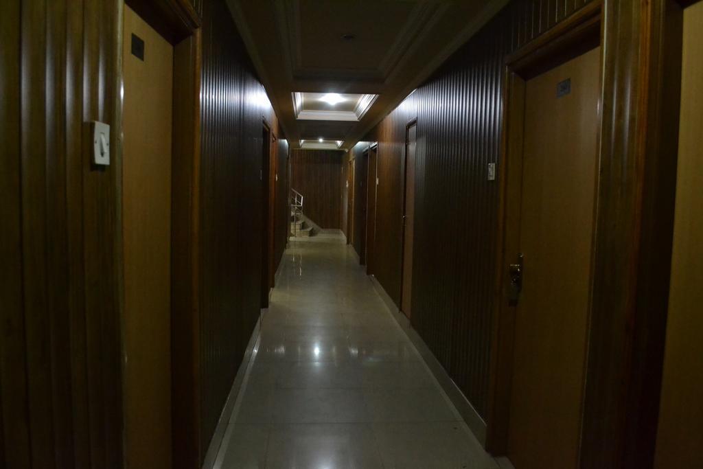 קטרה Hotel Atithi International מראה חיצוני תמונה