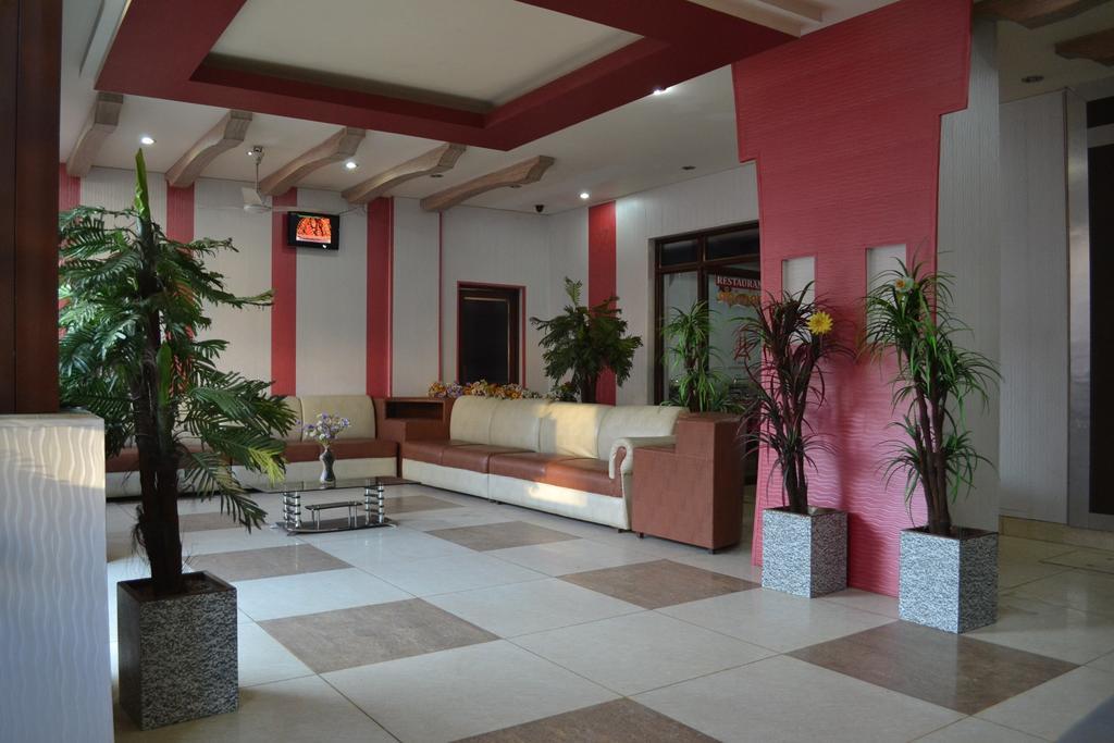 קטרה Hotel Atithi International מראה חיצוני תמונה