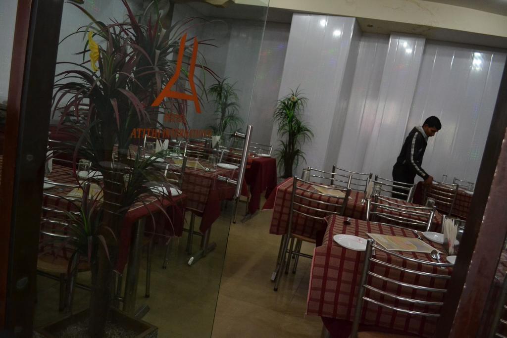 קטרה Hotel Atithi International מראה חיצוני תמונה