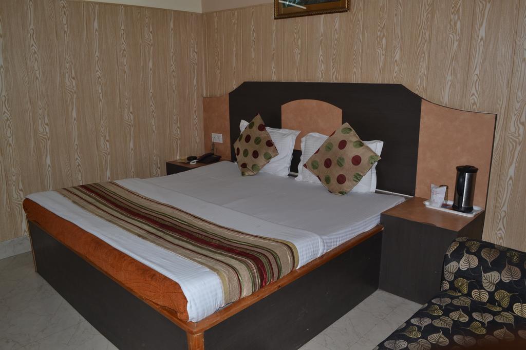 קטרה Hotel Atithi International חדר תמונה
